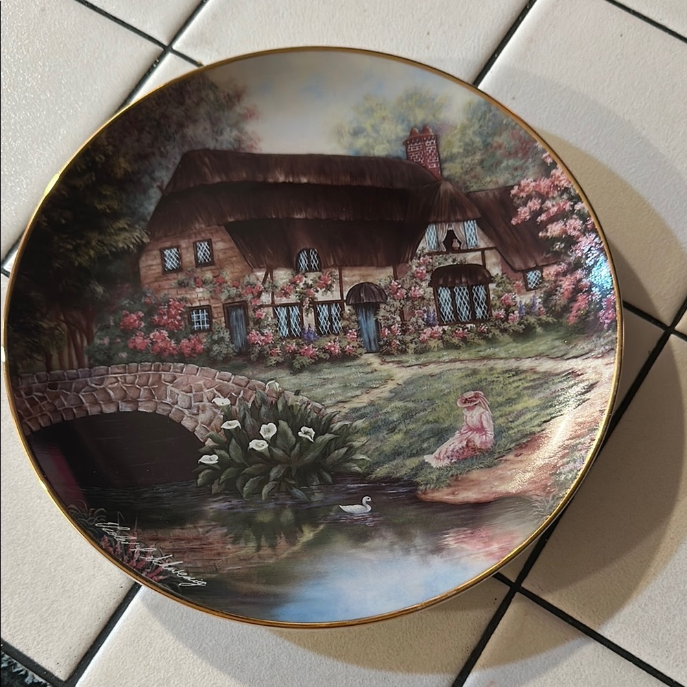 Franklin Mint Heirloom Collection plate Cottage at Brookside by Violet Schwening